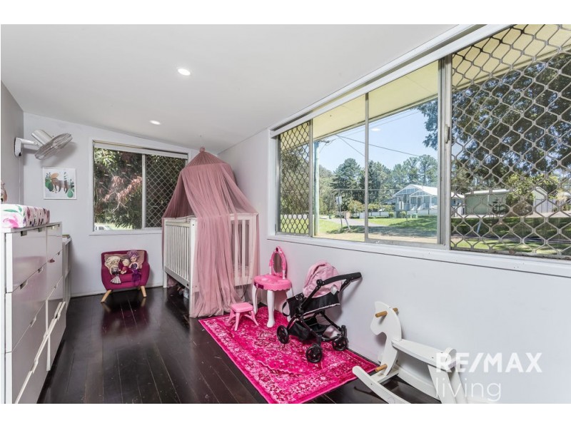 12 Anzac Ave, Beerburrum QLD 4517