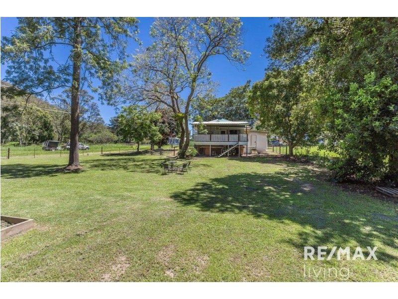 12 Anzac Ave, Beerburrum QLD 4517