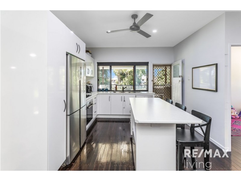 12 Anzac Ave, Beerburrum QLD 4517