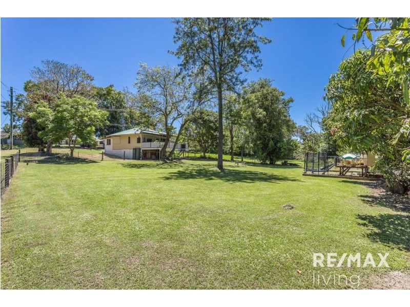 12 Anzac Ave, Beerburrum QLD 4517