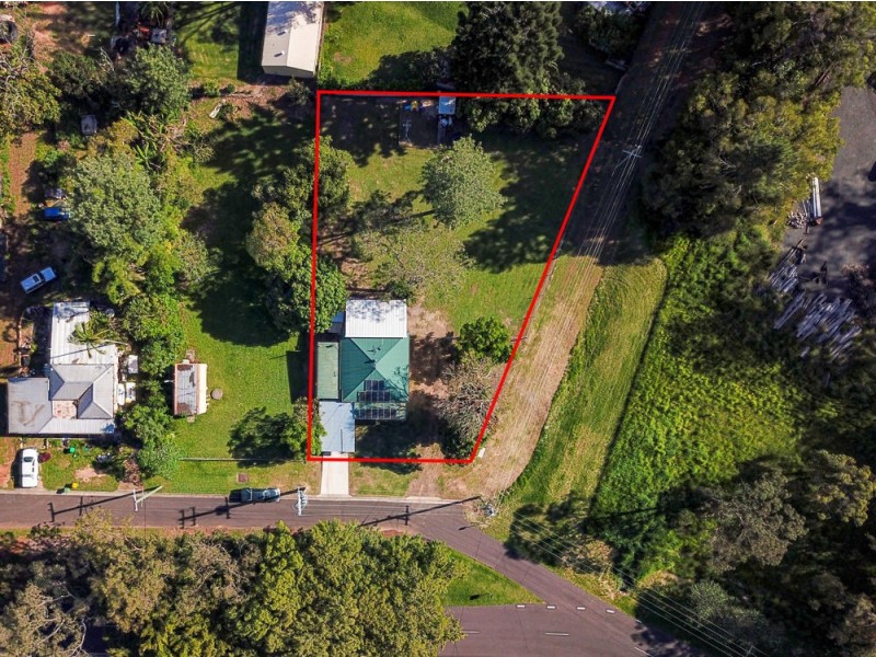 12 Anzac Ave, Beerburrum QLD 4517