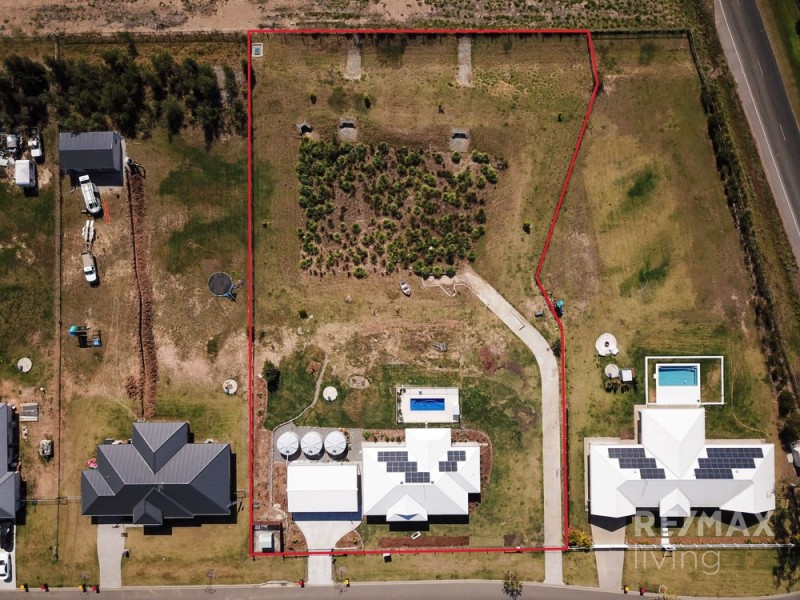 10 Sundowners Court, Upper Caboolture QLD 4510