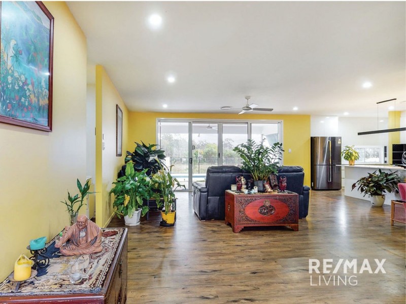 10 Sundowners Court, Upper Caboolture QLD 4510