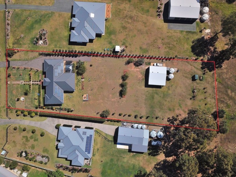 16-18 Anthoulla Avenue, Woodford QLD 4514