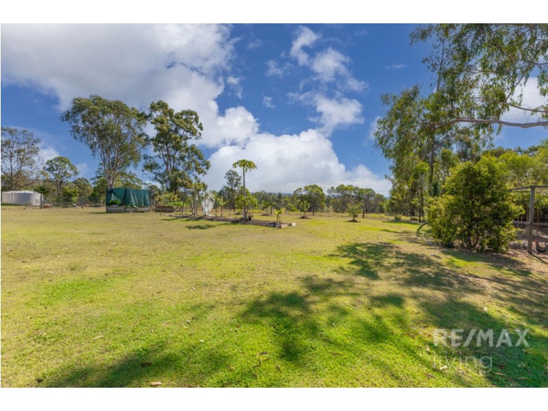 16-18 Anthoulla Avenue, Woodford QLD 4514