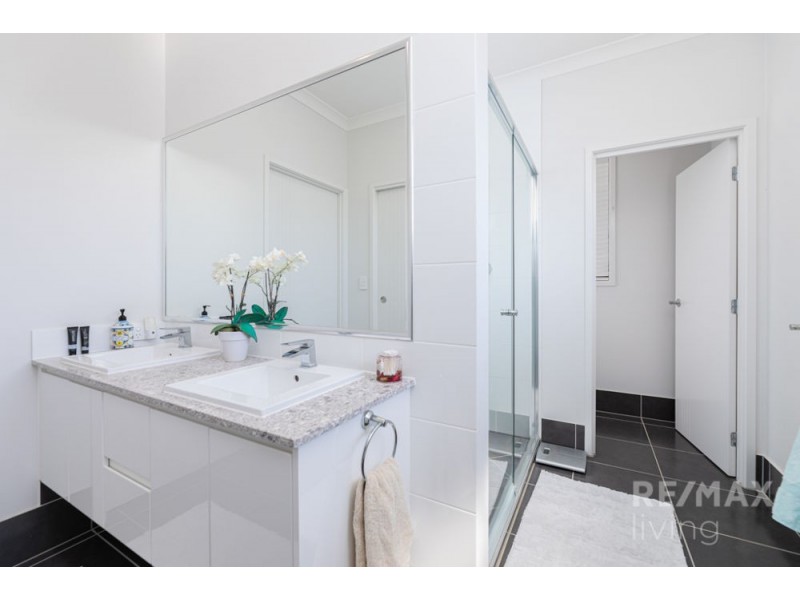 16-18 Anthoulla Avenue, Woodford QLD 4514