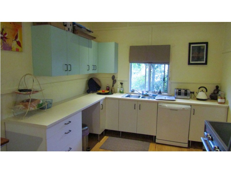 33 George Street, Woodford QLD 4514