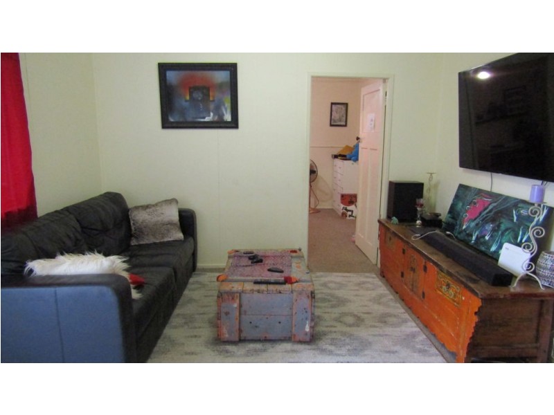 33 George Street, Woodford QLD 4514