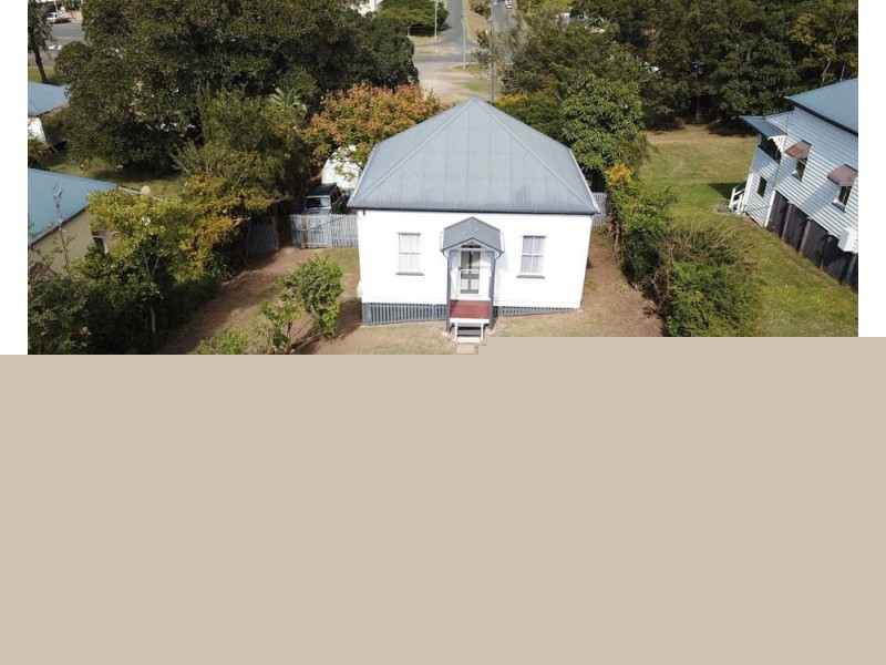 11 Row Street, Kilcoy QLD 4515