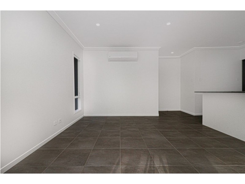 2/65 Aspire Parade, Griffin QLD 4503