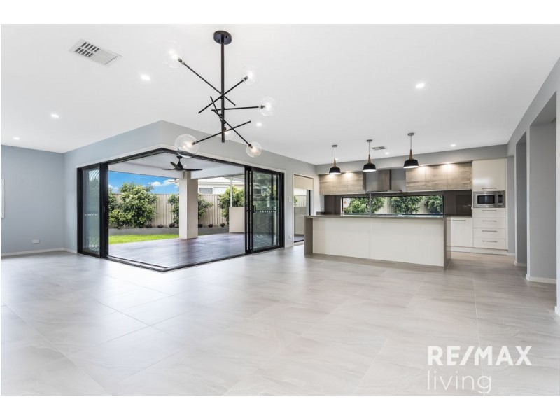 2 Eminence Avenue, Narangba QLD 4504