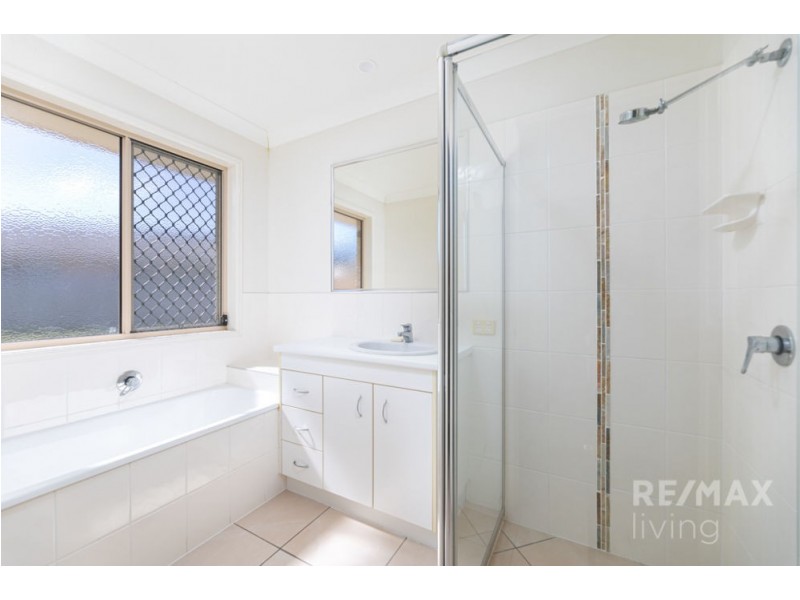 9 Miriam Court, Woolmar QLD 4515