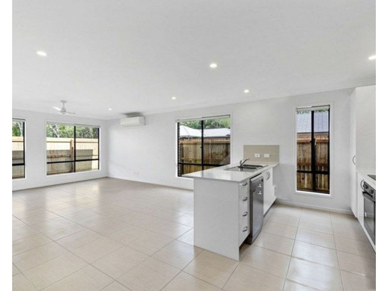 33 Riviera Street, Burpengary QLD 4505