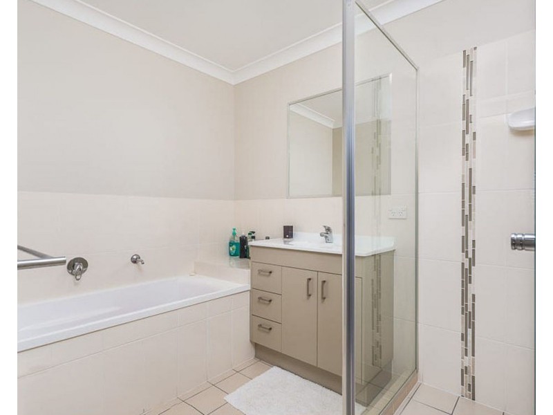 2/44 Water Fern Drive, Caboolture QLD 4510