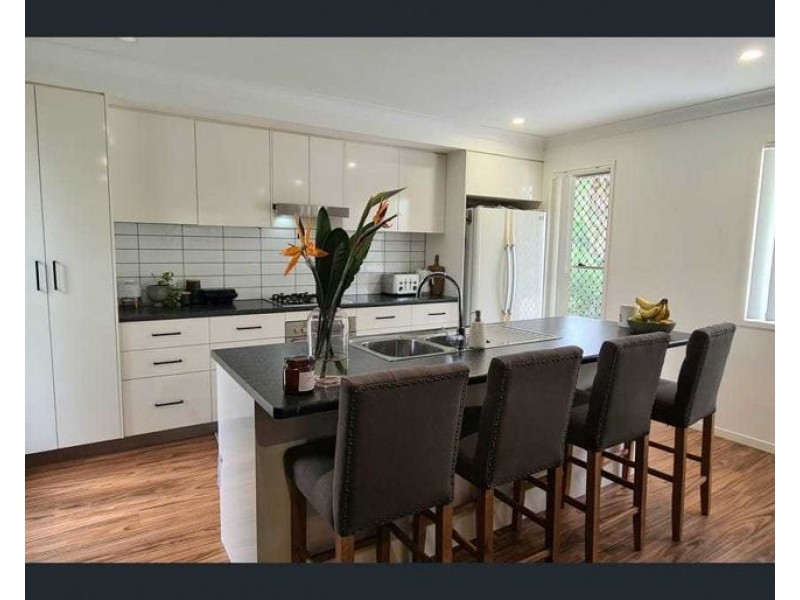 54 Pooles Road, Villeneuve QLD 4514