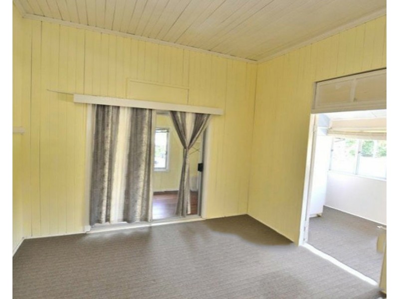 24 Robson Street, Kilcoy QLD 4515