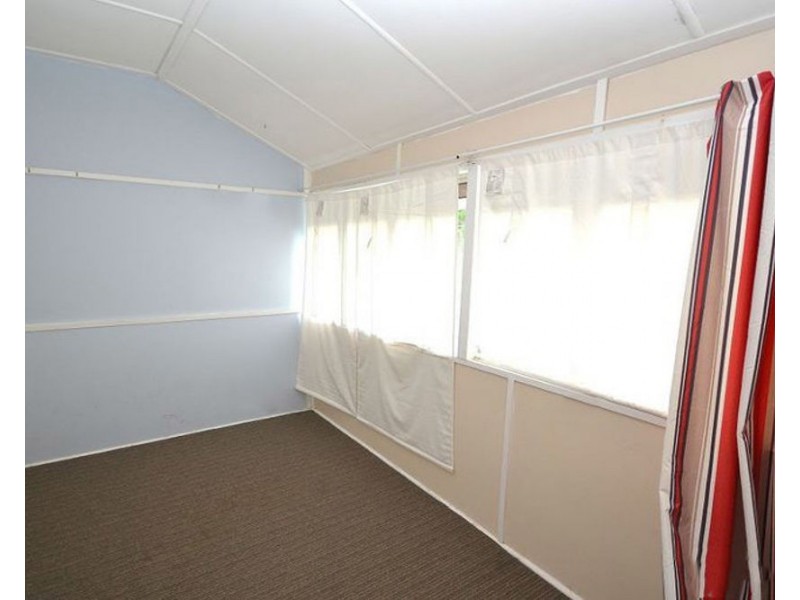 24 Robson Street, Kilcoy QLD 4515