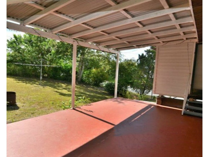 24 Robson Street, Kilcoy QLD 4515