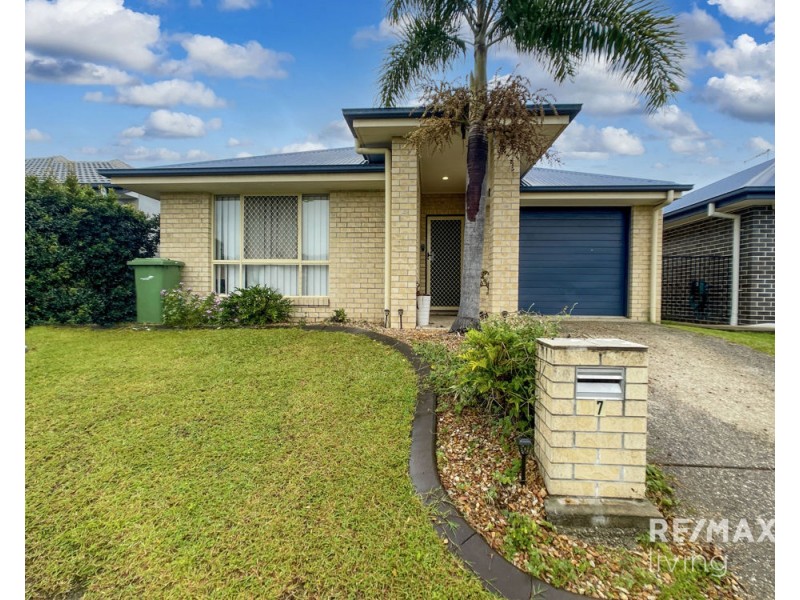 7 Chase Crescent, North Lakes QLD 4509
