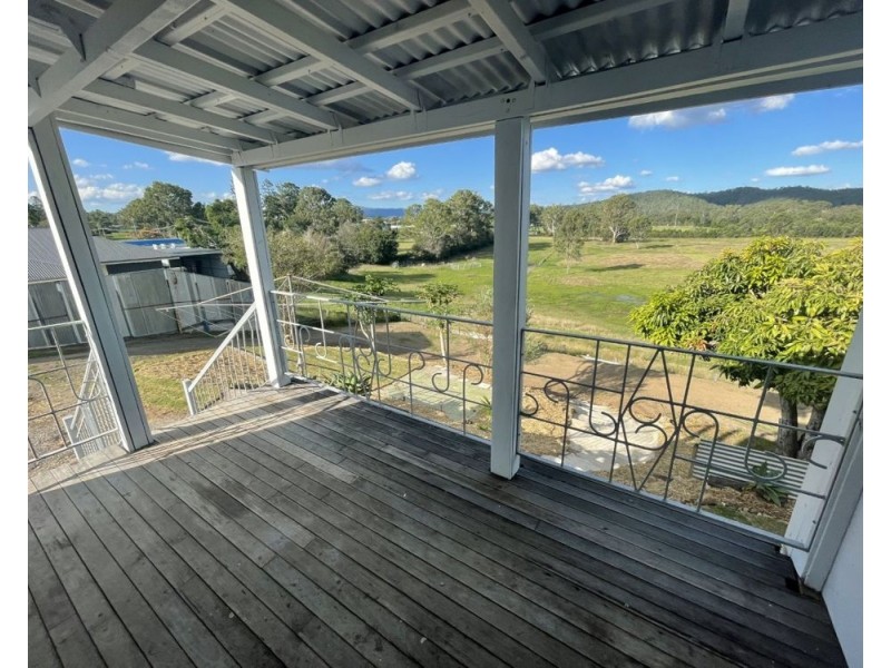 32 Ridge Street, Kilcoy QLD 4515