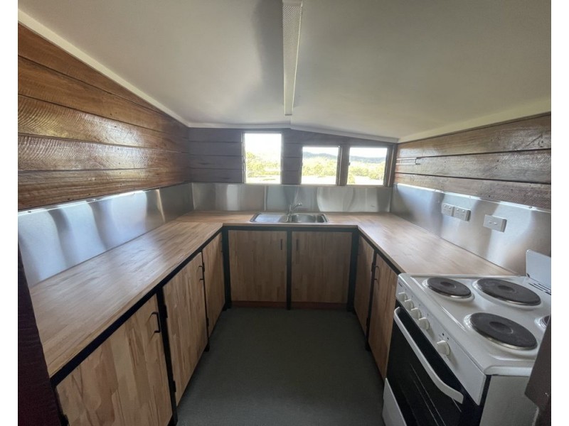 32 Ridge Street, Kilcoy QLD 4515