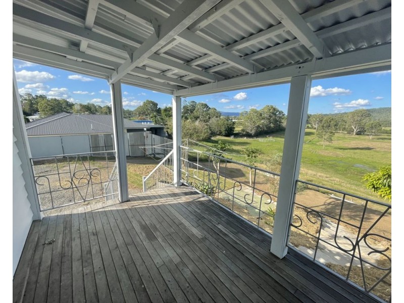 32 Ridge Street, Kilcoy QLD 4515