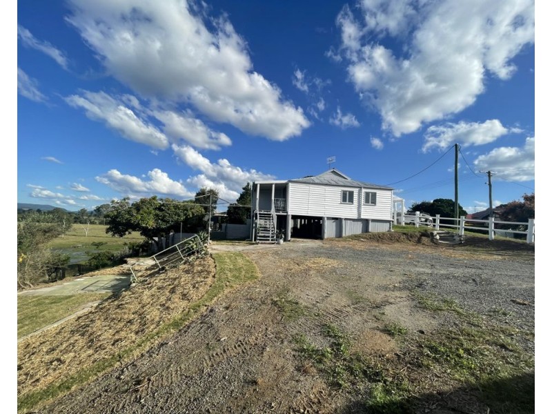 32 Ridge Street, Kilcoy QLD 4515
