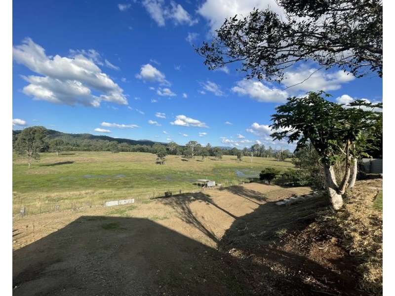 32 Ridge Street, Kilcoy QLD 4515