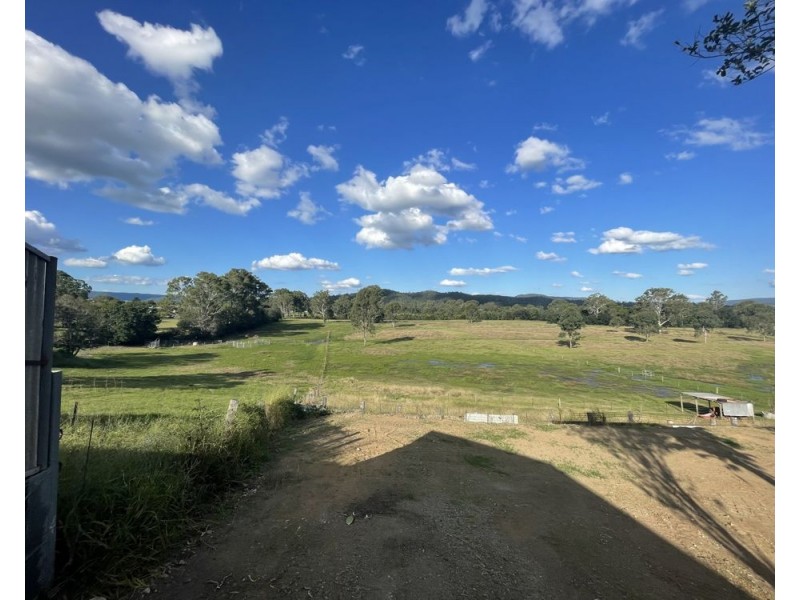 32 Ridge Street, Kilcoy QLD 4515