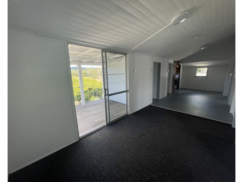 32 Ridge Street, Kilcoy QLD 4515