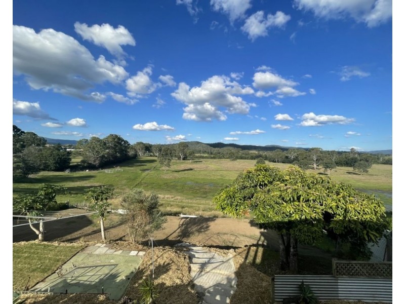 32 Ridge Street, Kilcoy QLD 4515