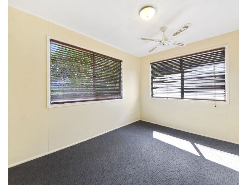 16 Penson Court, Kallangur QLD 4503