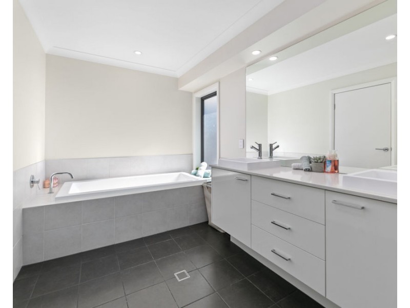 215 Hauton Road, Burpengary QLD 4505