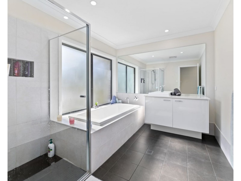 215 Hauton Road, Burpengary QLD 4505