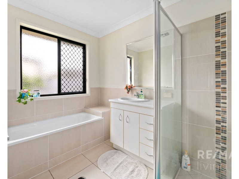 3 Hedley Drive, Woolmar QLD 4515