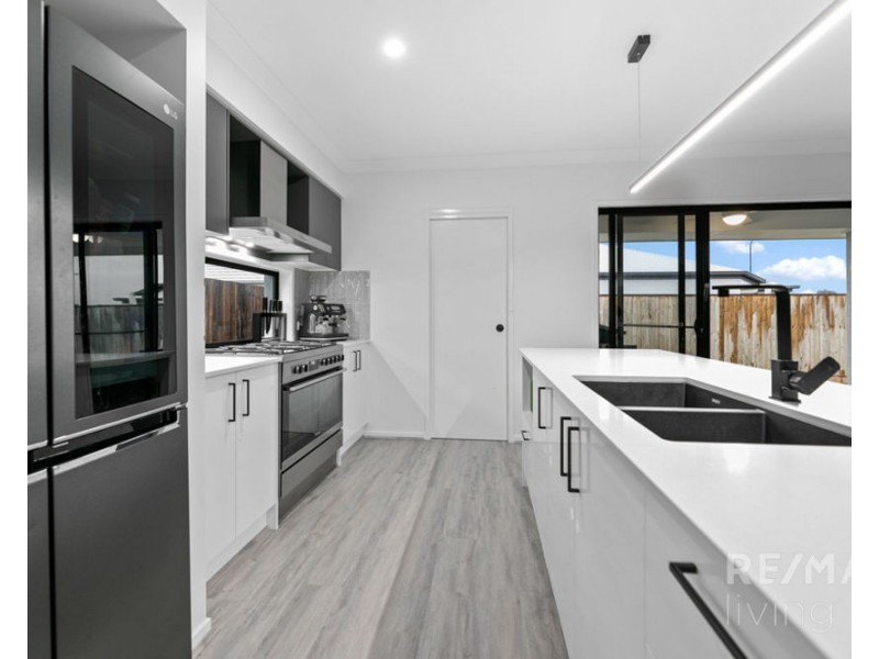 2 Dingo Drive, Caboolture South QLD 4510