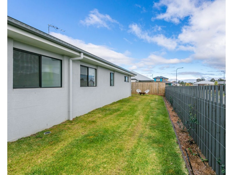 2 Dingo Drive, Caboolture South QLD 4510