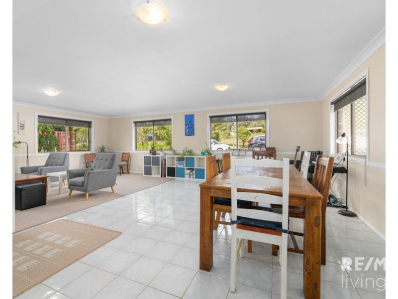 18-20 Kauri Court, Woodford QLD 4514