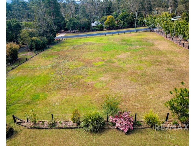 18-20 Kauri Court, Woodford QLD 4514