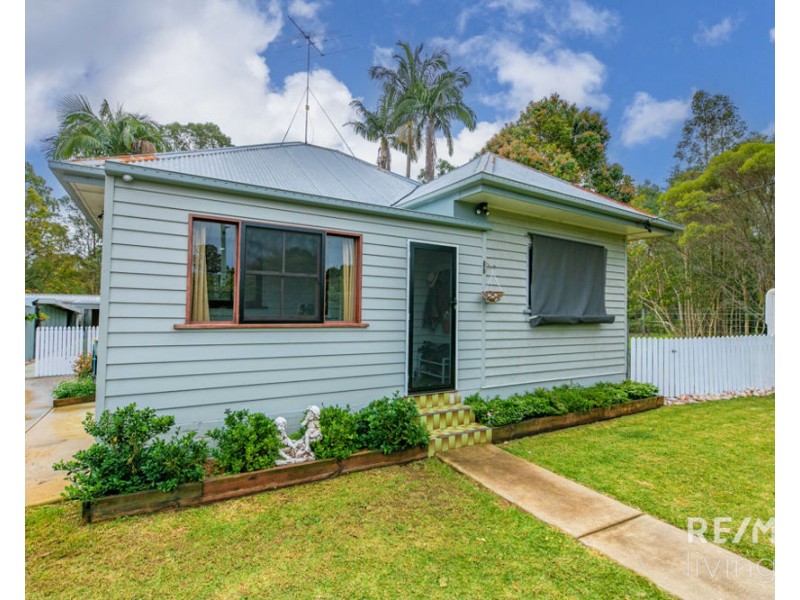 15 Leichhardt Street, Woodford QLD 4514