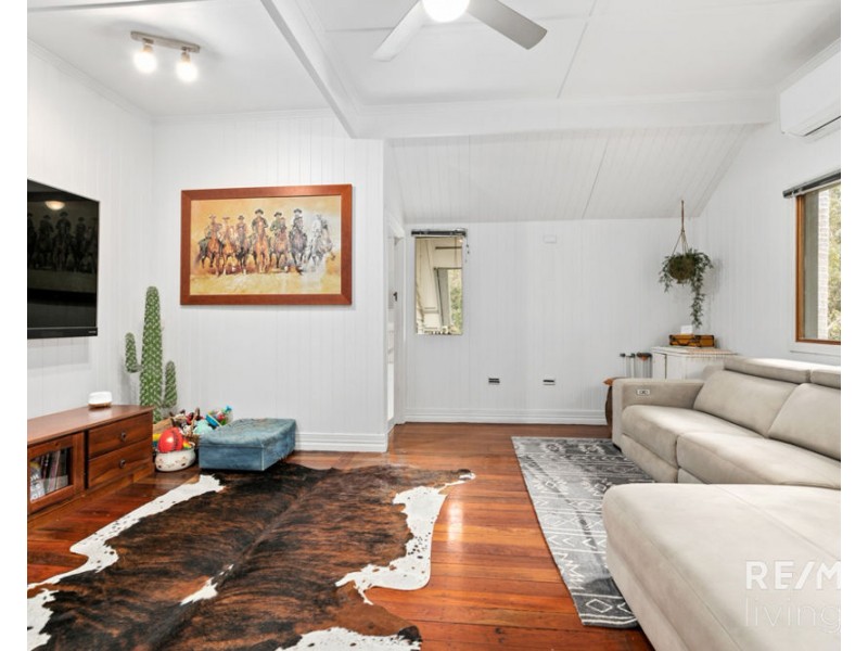 15 Leichhardt Street, Woodford QLD 4514