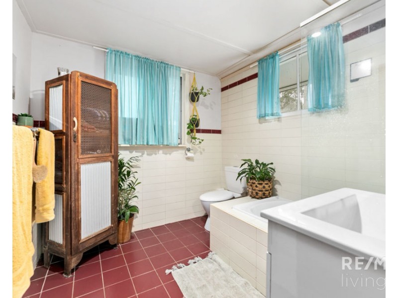 15 Leichhardt Street, Woodford QLD 4514