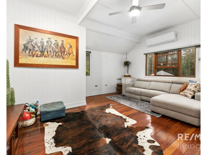 15 Leichhardt Street, Woodford QLD 4514