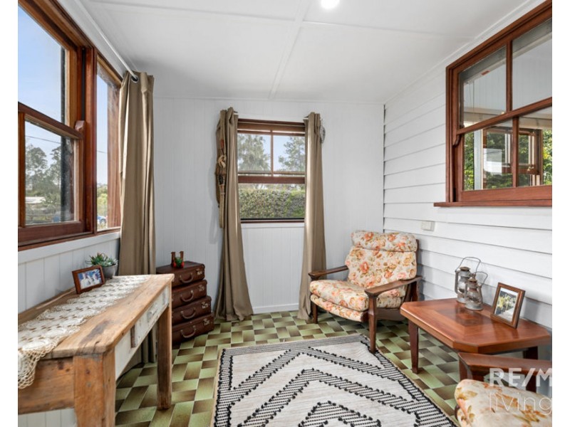 15 Leichhardt Street, Woodford QLD 4514