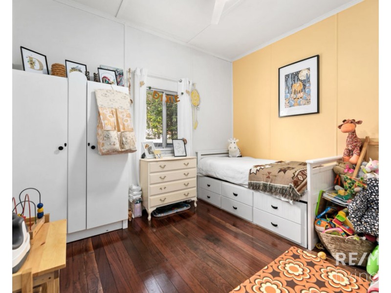 15 Leichhardt Street, Woodford QLD 4514