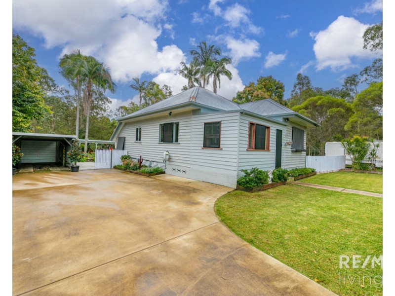 15 Leichhardt Street, Woodford QLD 4514