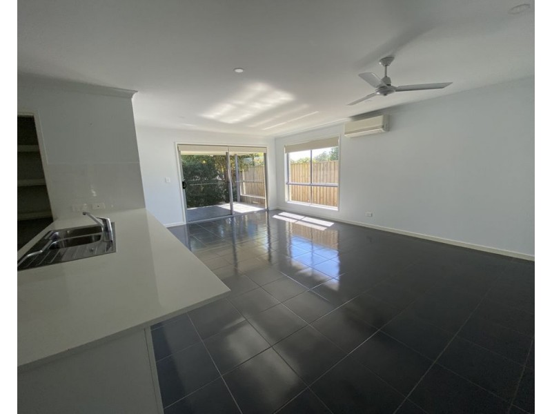 3 Beazley Circuit, Bridgeman Downs QLD 4035