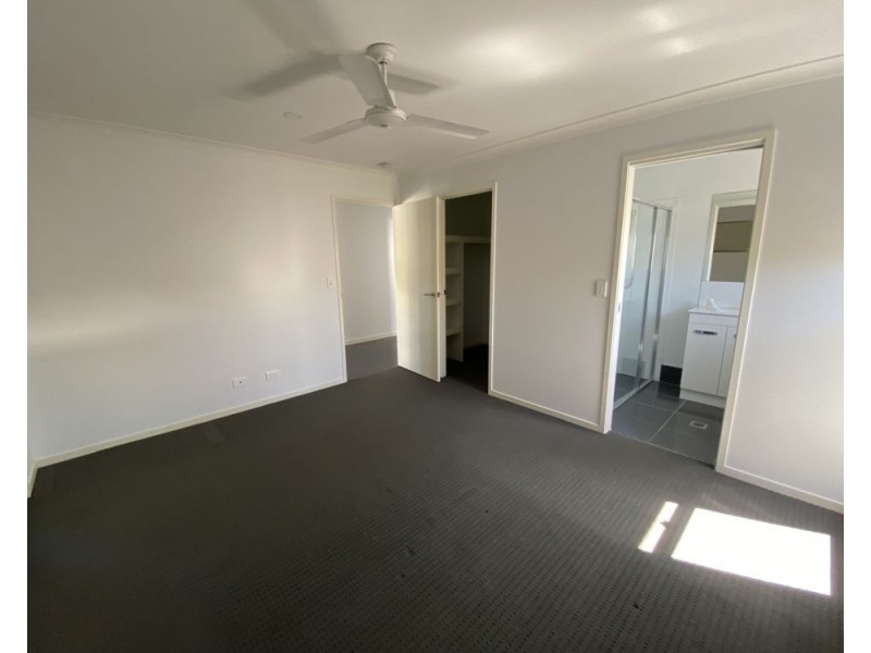 3 Beazley Circuit, Bridgeman Downs QLD 4035