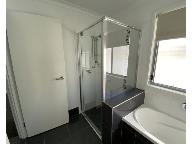3 Beazley Circuit, Bridgeman Downs QLD 4035