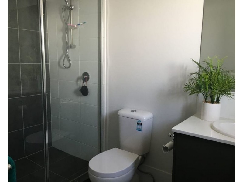 2/1 Llama Court, Dakabin QLD 4503